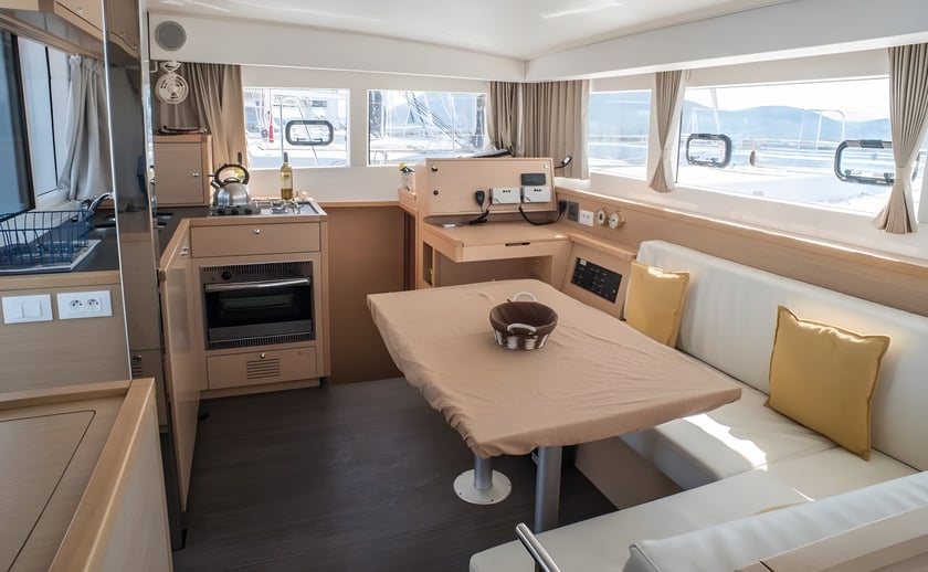 Lefkada Catamaran Cabine 6  Couchettes 10  Invités 10  11.74 m Numéro de l'annonce: #483 4