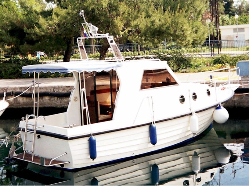 Brbinj Motorboat 2 cabin 4 berths 4 guests 8.8 m Listing Number: #4832