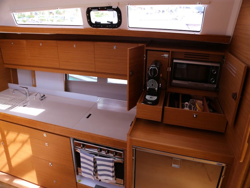 Kaštel Gomilica Sailboat 4 cabin 10 berths 10 guests 14.15 m Listing Number: #4870 3