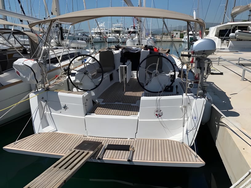 Kaštel Gomilica Sailboat 3 cabin 8 berths 8 guests 11.34 m Listing Number: #4872