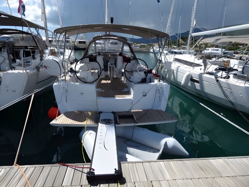 Kaštel Gomilica Sailboat 3 cabin 8 berths 8 guests 11.34 m Listing Number: #4872 4