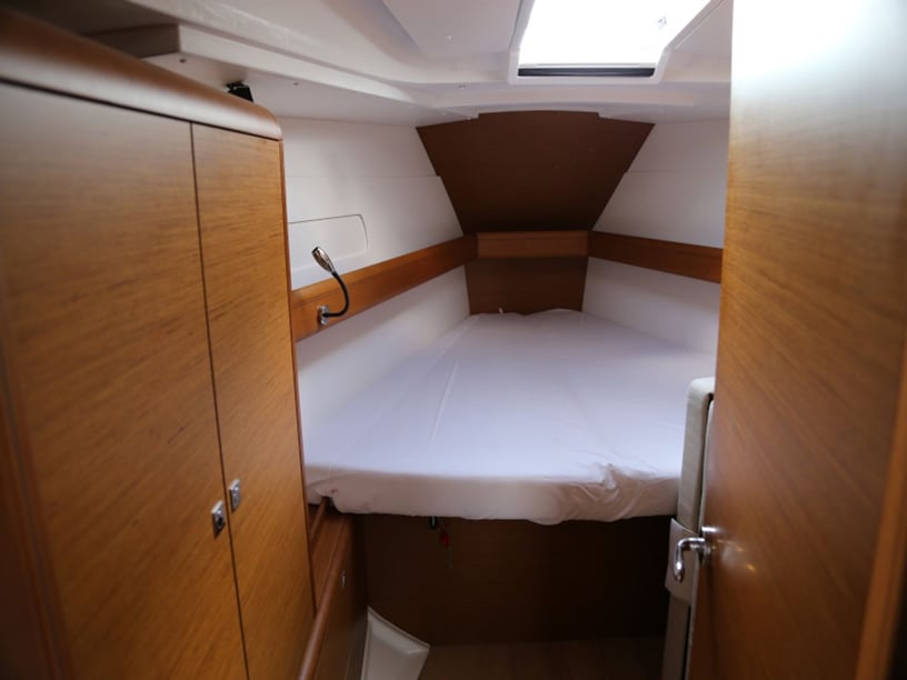 Kaštel Gomilica Sailboat 3 cabin 8 berths 8 guests 12.76 m Listing Number: #4875 3