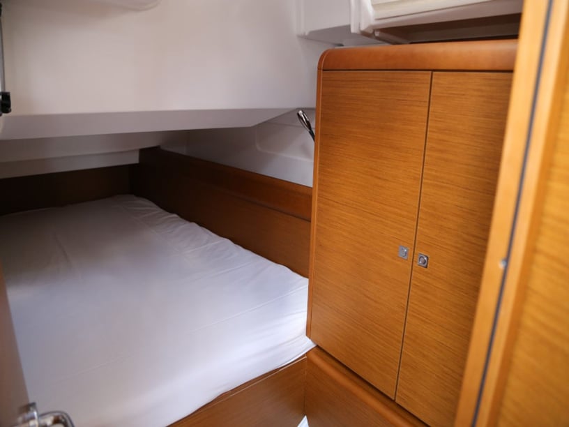 Kaštel Gomilica Sailboat 3 cabin 8 berths 8 guests 12.76 m Listing Number: #4875 5