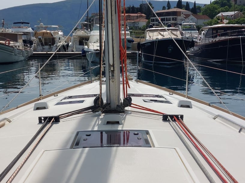 Herceg Novi Segelboot 4 Kabine 9 Liegeplätze 9 Gäste 13.85 m Nummer des Inserats: #4879 4