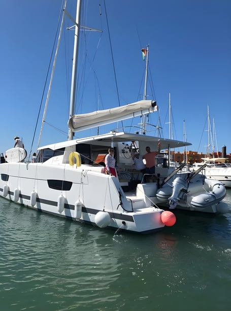 Portimão Catamaran Cabine 4  Couchettes 10  Invités 10  11.73 m Numéro de l'annonce: #4889 3