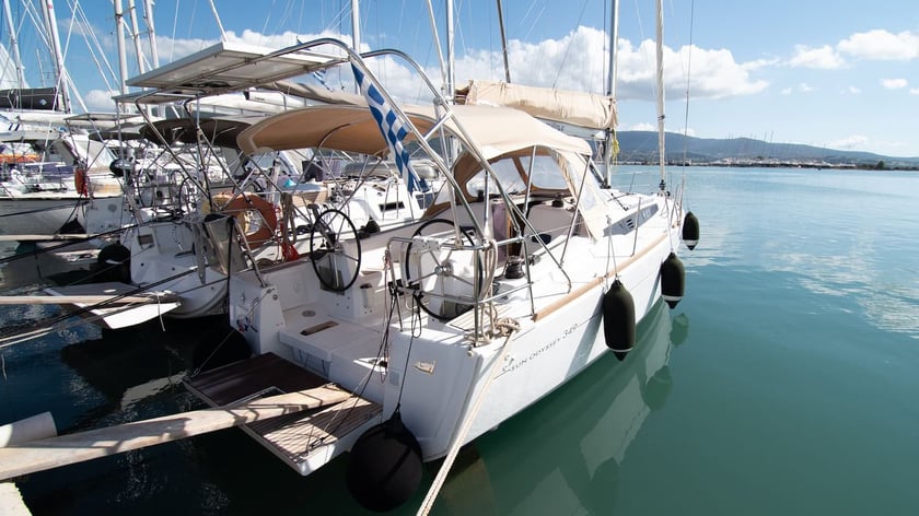 Nea Peramos - Attica Sailboat 3 cabin 6 berths 6 guests 10.34 m Listing Number: #492 5