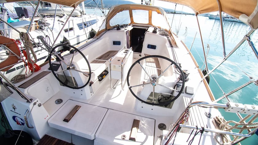 Nea Peramos - Attica Sailboat 3 cabin 6 berths 6 guests 10.34 m Listing Number: #492 3