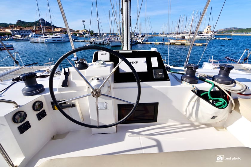 Cannigione Catamaran Cabine 4  10  slaapplaatsen 10  gasten 13.79 m Lijstnummer: #4957 5