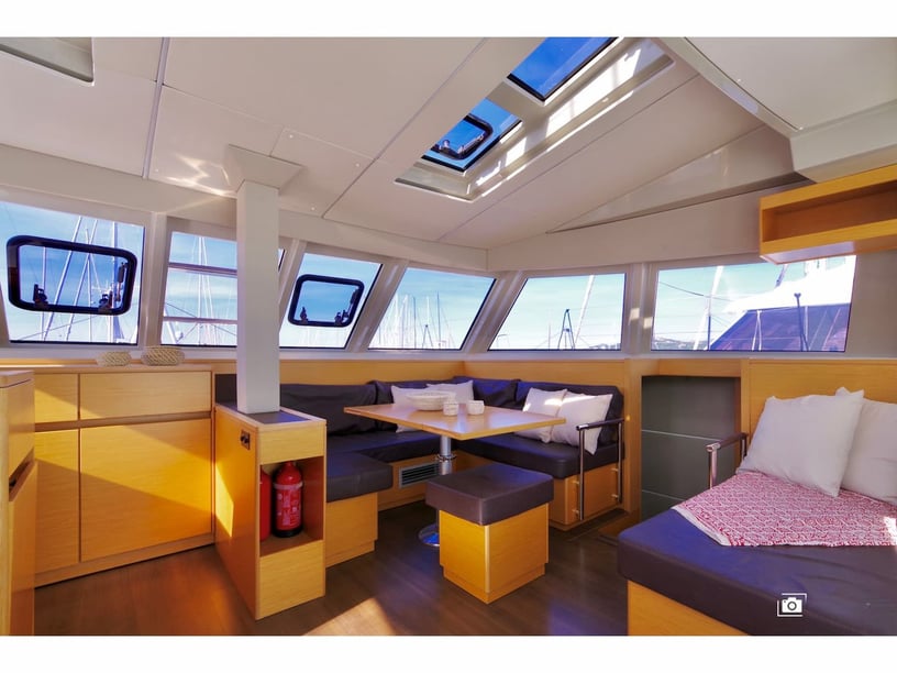 Puntone Catamaran Cabine 4  10  slaapplaatsen 10  gasten 13.79 m Lijstnummer: #4965