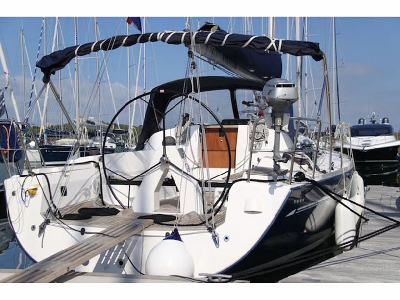 Skradin Sailboat 3 cabin 8 berths 8 guests 12.27 m Listing Number: #4994 3