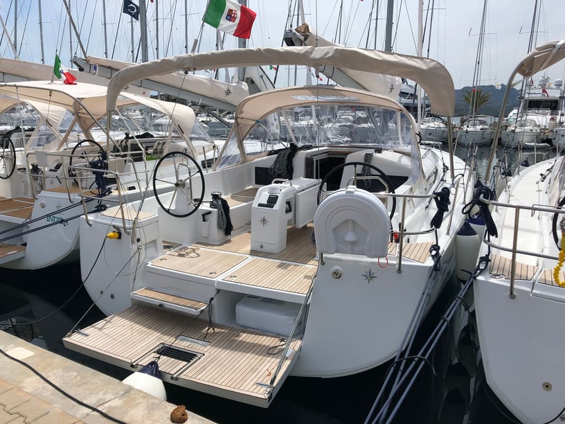 Portisco Sailboat 4 cabin 8 berths 8 guests 13.39 m Listing Number: #5023 3