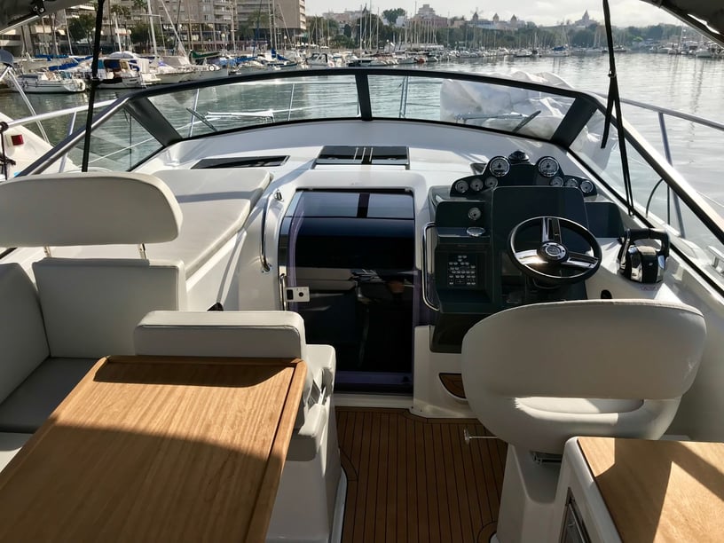 Palma de Majorque Bateau à moteur Cabine 2  Couchettes 4  Invités 4  11.6 m Numéro de l'annonce: #5115 5