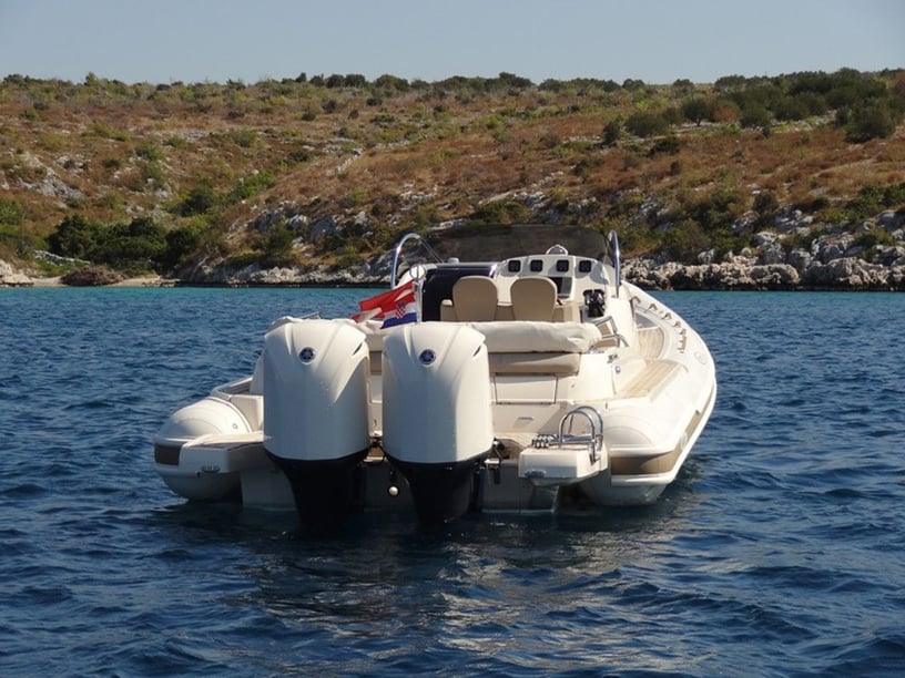 Primošten Motorboat 1 cabin 2 berths 10 guests 9.98 m Listing Number: #5192 4