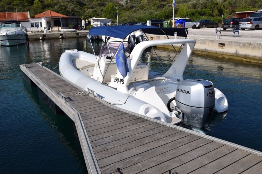 Primošten Motorboat  8 berths 8 guests 6.45 m Listing Number: #5194 4