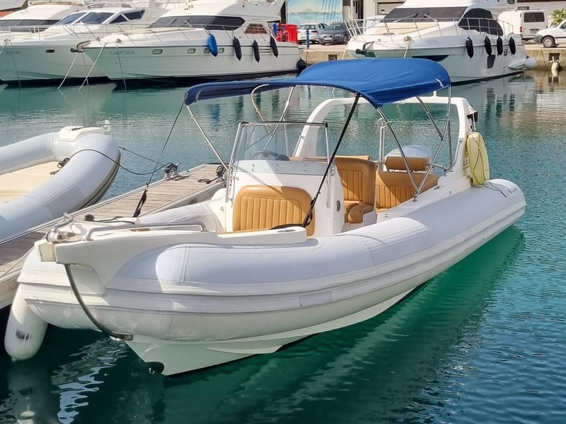 Primošten Motorboat  8 berths 8 guests 6.4 m Listing Number: #5197