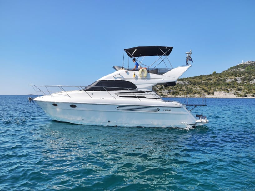 Primošten Motorboat 2 cabin 5 berths 5 guests 12.42 m Listing Number: #5202