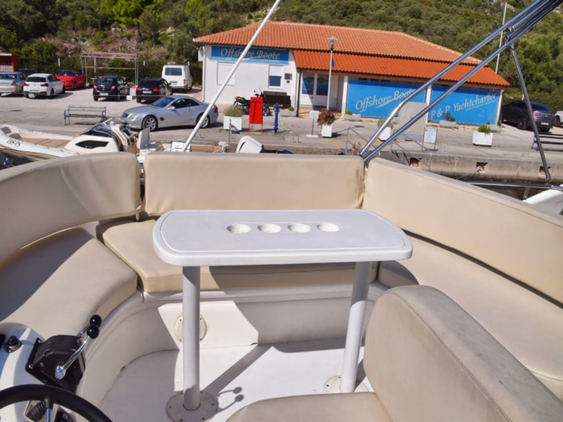 Primošten Motorboat 2 cabin 5 berths 5 guests 12.42 m Listing Number: #5202 3