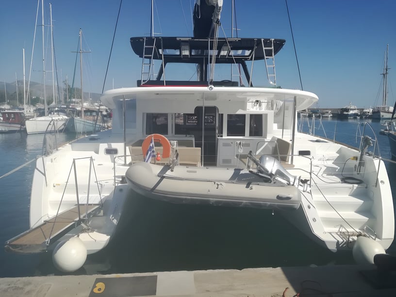 Prévéza Catamaran Cabine 6  Couchettes 12  Invités 12  13.96 m Numéro de l'annonce: #5215