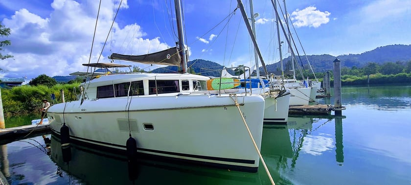 Koh Chang Catamaran Cabine 5  9  slaapplaatsen 9  gasten 12.61 m Lijstnummer: #5219 3