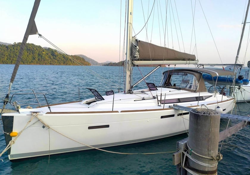 Koh Chang Zeilboot Cabine 3  6  slaapplaatsen 6  gasten 12.34 m Lijstnummer: #5222 4