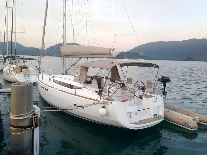 Koh Chang Zeilboot Cabine 3  6  slaapplaatsen 6  gasten 12.34 m Lijstnummer: #5222 3