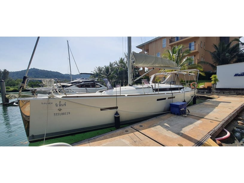 Koh Chang Sailboat 3 cabin 6 berths 8 guests 12.34 m Listing Number: #5223