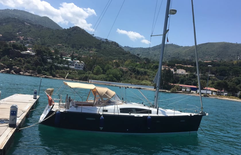 Zakynthos Sailboat 3 cabin 7 berths 7 guests 12.87 m Listing Number: #5227