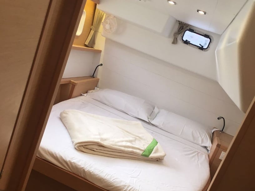 Anzio Catamaran 5 cabin 12 berths 12 guests 13.96 m Listing Number: #5304 5