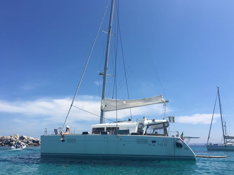 Anzio Catamaran 5 cabin 12 berths 12 guests 13.96 m Listing Number: #5304