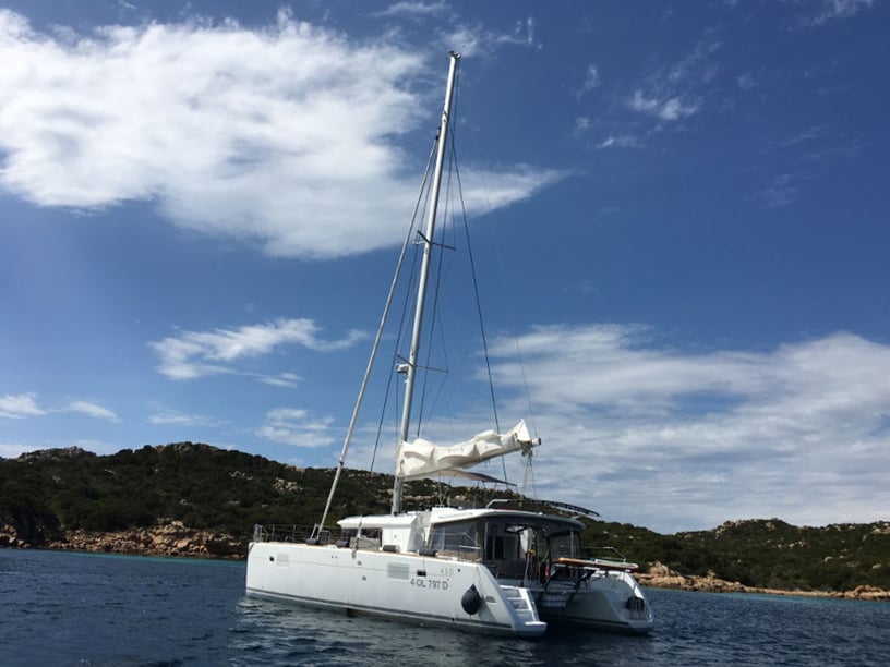 Anzio Catamaran 5 cabin 12 berths 12 guests 13.96 m Listing Number: #5304 3