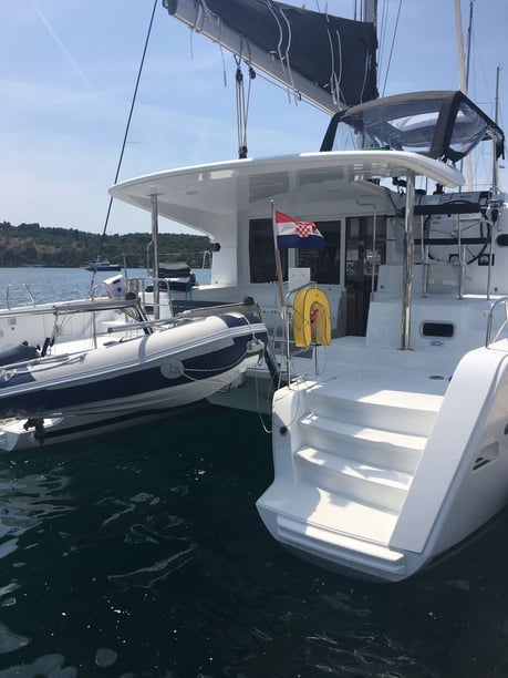 Šibenik Catamaran 6 cabin 10 berths 10 guests 11.74 m Listing Number: #5307 4