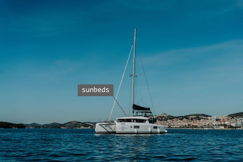 Šibenik Catamaran 6 cabin 12 berths 12 guests 12.94 m Listing Number: #5308 4