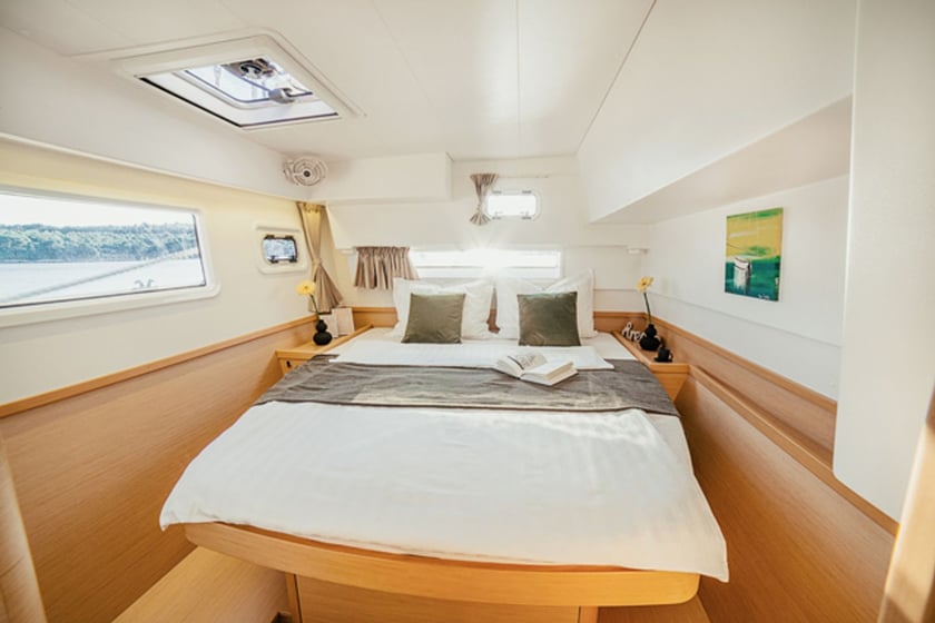 Šibenik Catamaran 6 cabin 12 berths 12 guests 12.94 m Listing Number: #5309 3