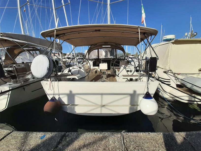 Furnari Barca a vela cabina 3  cuccette 8  8  ospiti 11.23 m Numero dell'inserzione: #532