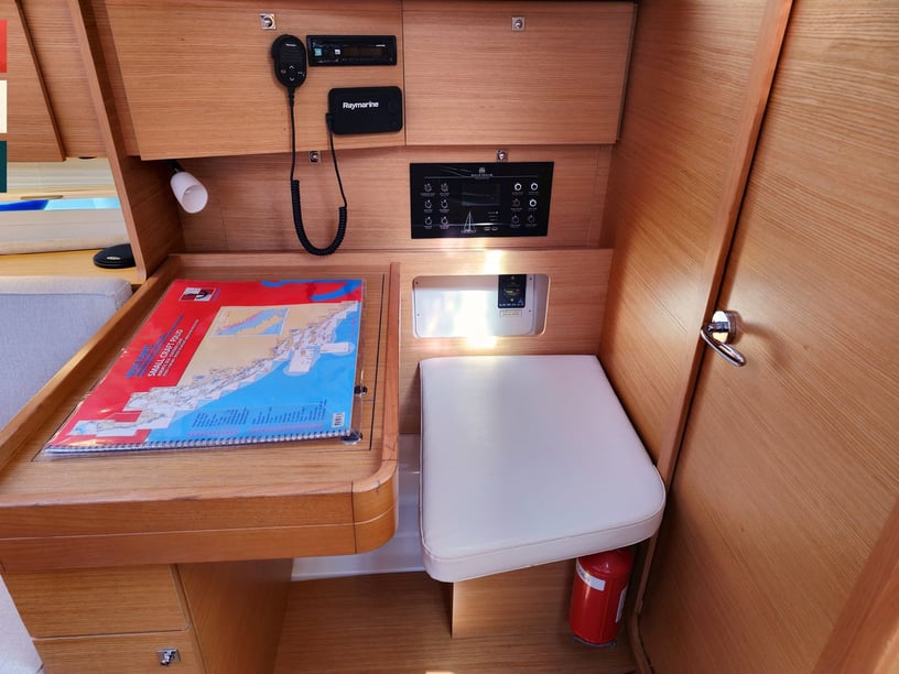 Rogoznica Sailboat 2 cabin 6 berths 6 guests 10.73 m Listing Number: #5348 4