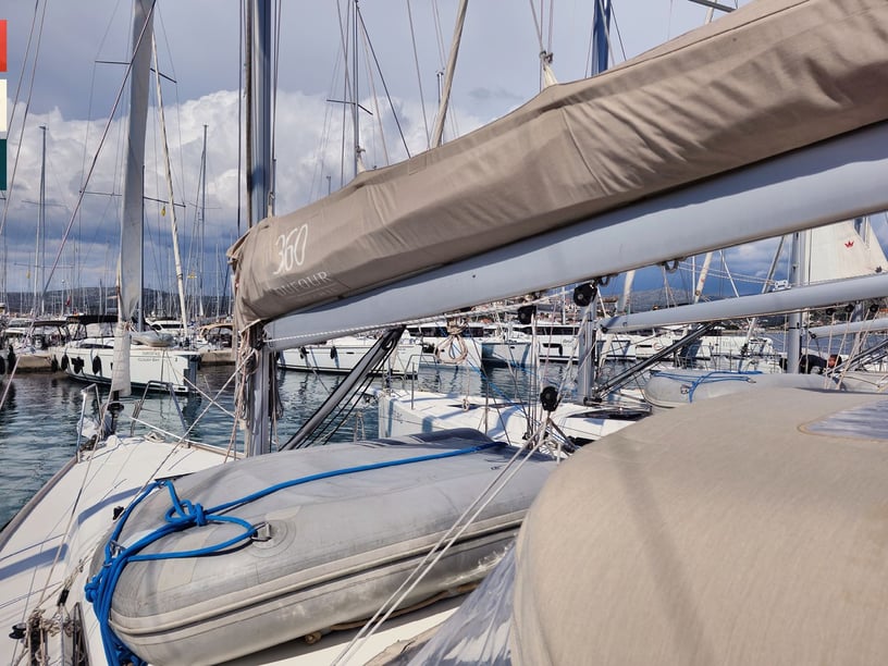 Rogoznica Sailboat 2 cabin 6 berths 6 guests 10.73 m Listing Number: #5348 5