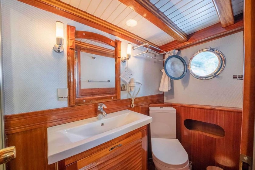 Marmaris Sailboat 16 cabin 25 berths 42 guests 25 m Listing Number: #536 2