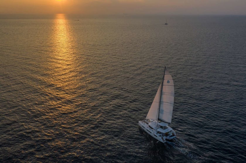 Atene Catamarano cabina 6  cuccette 10  10  ospiti 14.75 m Numero dell'inserzione: #5382 3