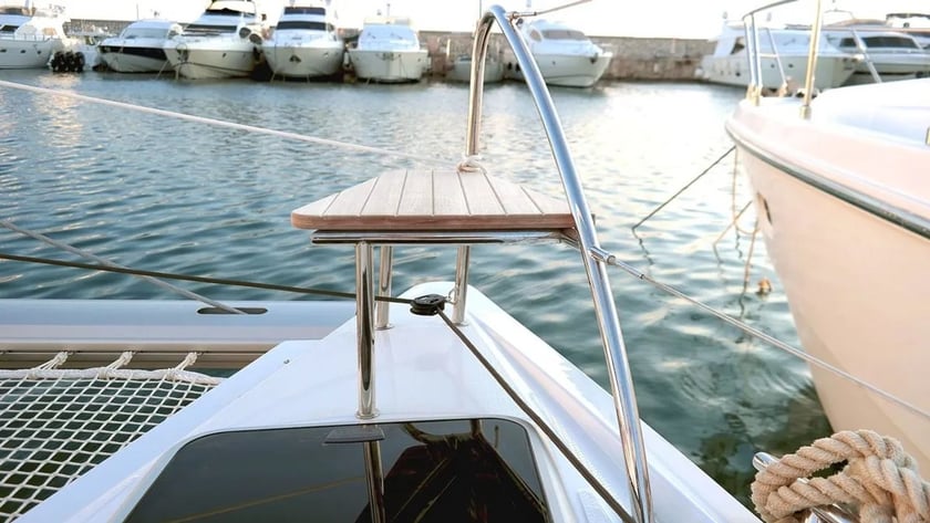 Paros Catamaran 4 cabin 8 berths 8 guests 11.73 m Listing Number: #5386 5