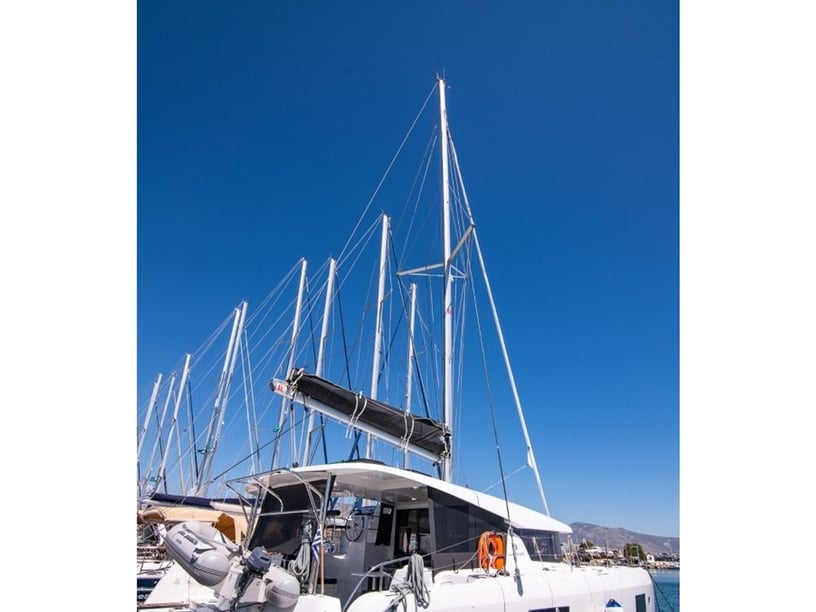 Paros Catamaran Cabine 6  Couchettes 12  Invités 12  12.8 m Numéro de l'annonce: #5397 2