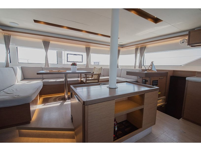 Paros Catamarano cabina 7  cuccette 12  12  ospiti 15.3 m Numero dell'inserzione: #5422 3