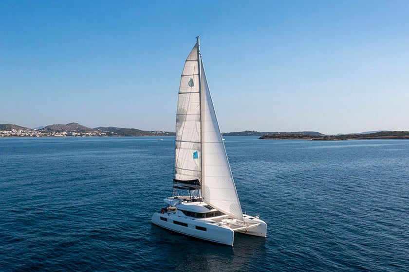 Paros Catamaran 7 cabin 12 berths 12 guests 15.3 m Listing Number: #5422 3