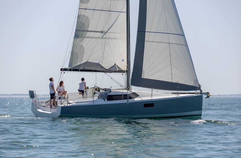 La Rochelle Segelboot 3 Kabine 6 Liegeplätze 6 Gäste 10.86 m Nummer des Inserats: #546 3