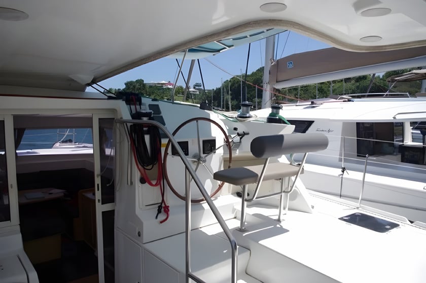 Cienfuegos Catamaran 5 cabin 9 berths 9 guests 12.61 m Listing Number: #5495 5