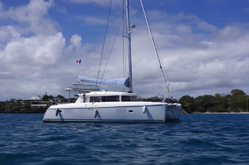 Cienfuegos Catamaran 5 cabin 9 berths 9 guests 12.61 m Listing Number: #5495