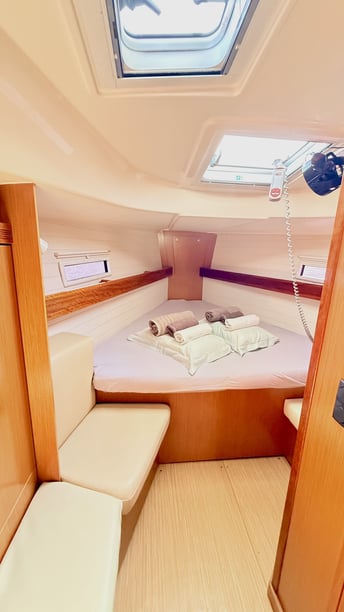 Kavala Segelboot 3 Kabine 8 Liegeplätze 10 Gäste 12.48 m Nummer des Inserats: #5505 3