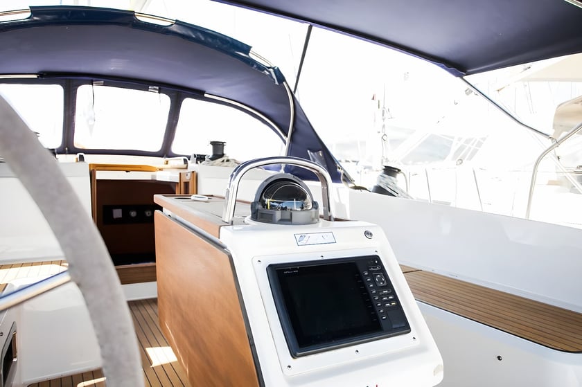 Trogir Zeilboot Cabine 4  8  slaapplaatsen 8  gasten 14.27 m Lijstnummer: #5526 4