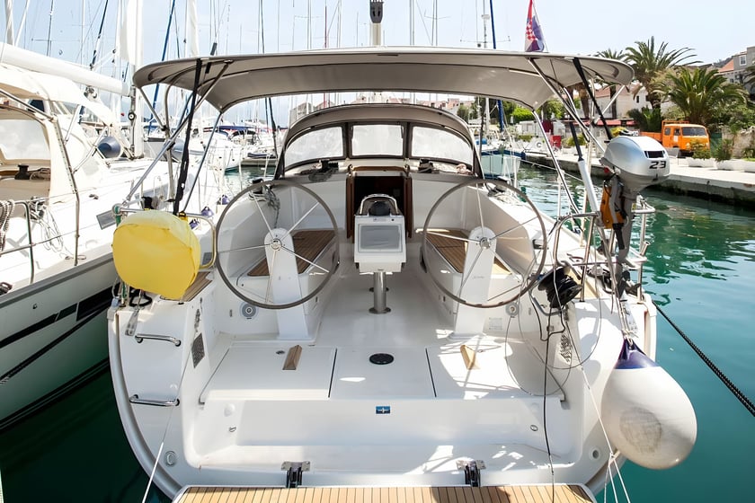 Trogir Sailboat 3 cabin 7 berths 7 guests 12.35 m Listing Number: #5545