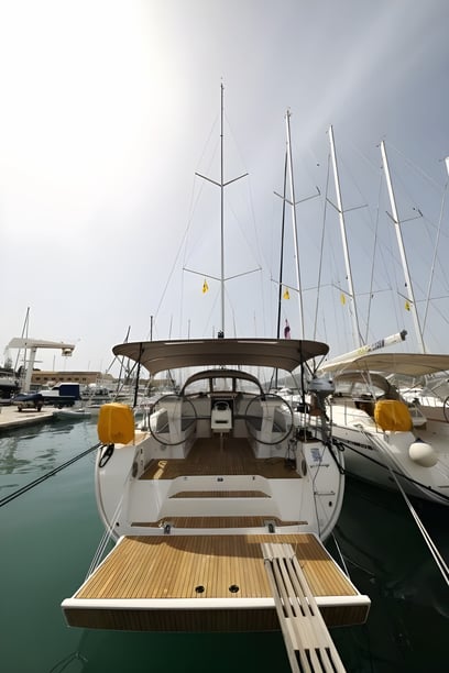 Trogir Sailboat 4 cabin 9 berths 9 guests 14.27 m Listing Number: #5546 4