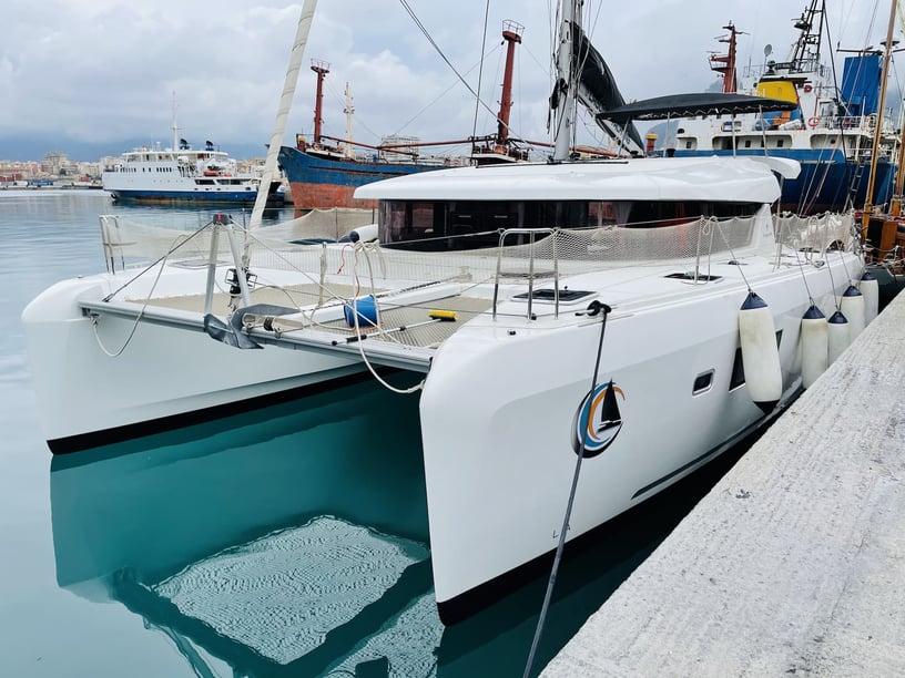 Palermo Catamarán Cabina 6  10  literas 12  invitados 12.8 m Número de anuncio: #5585 5